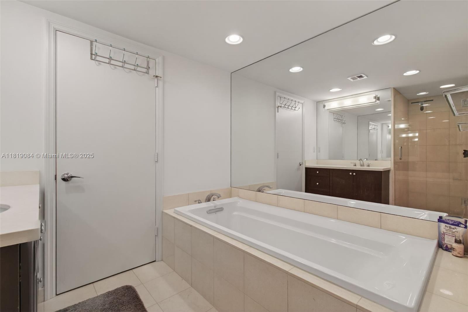 MIZNER COURT CONDO - Residential