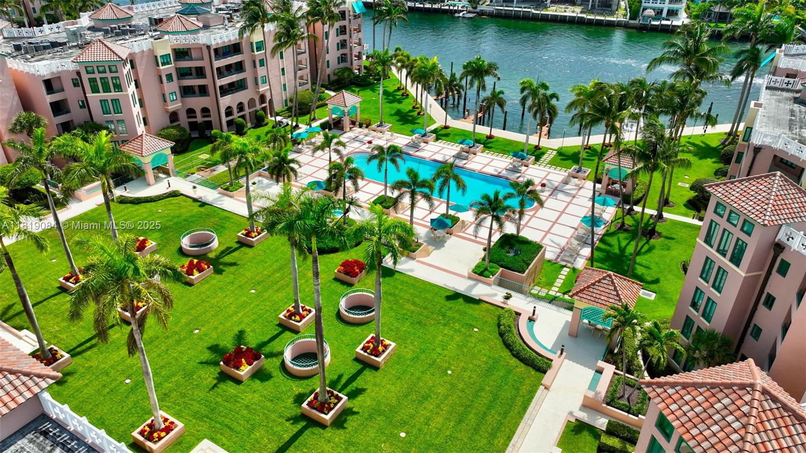 140 SE 5th Ave 438, Boca Raton, FL, 33432/$850,000 4 140 SE 5th Ave 438