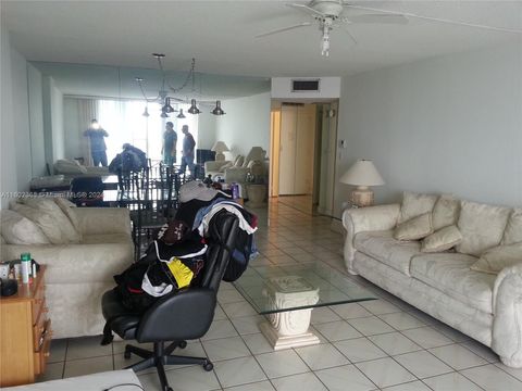 2780 NE 183rd St 1903 Aventura FL 33160
