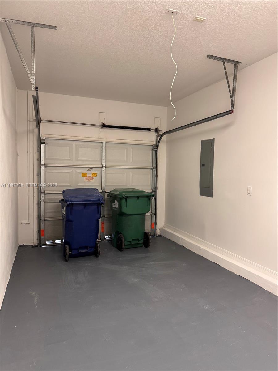 CHAMPION LAKES - Residential