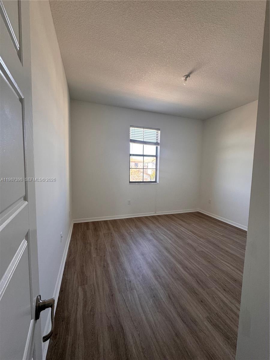 CHAMPION LAKES - Residential