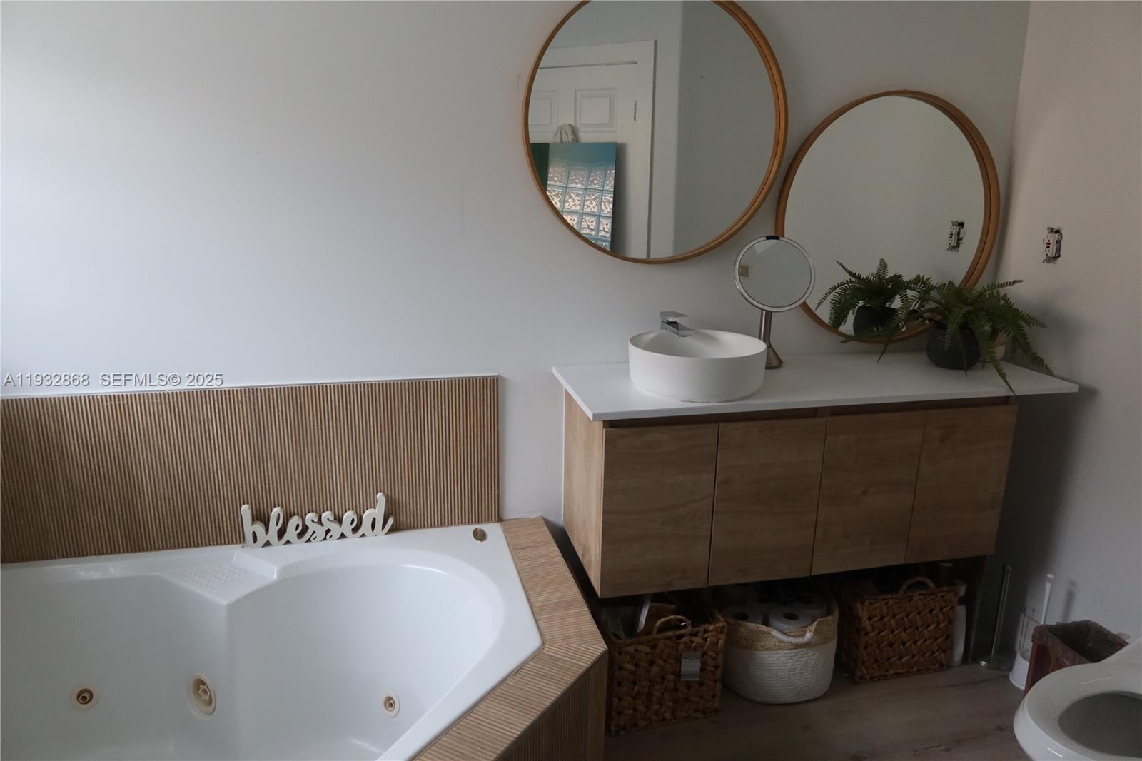 DORAL ISLES CAYMAN - Residential