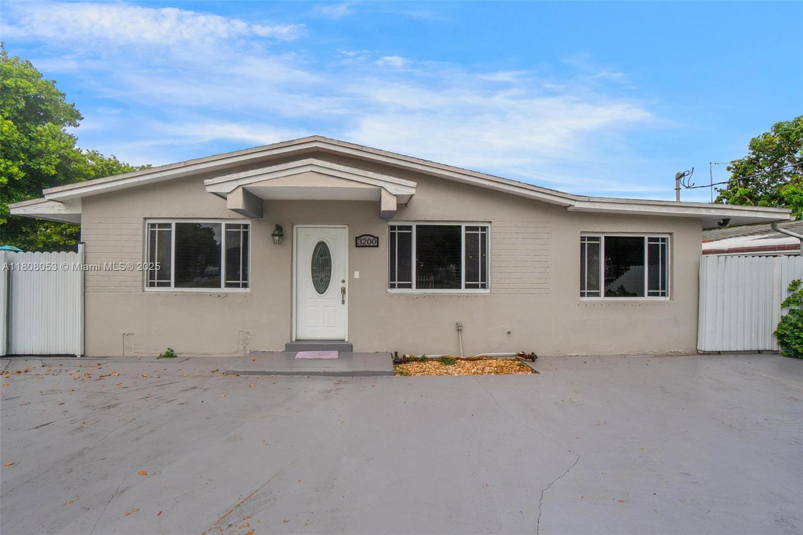 3200 W 7th Ave, Hialeah, Miami-Dade County, Florida - 3 Bedrooms  
3 Bathrooms - 