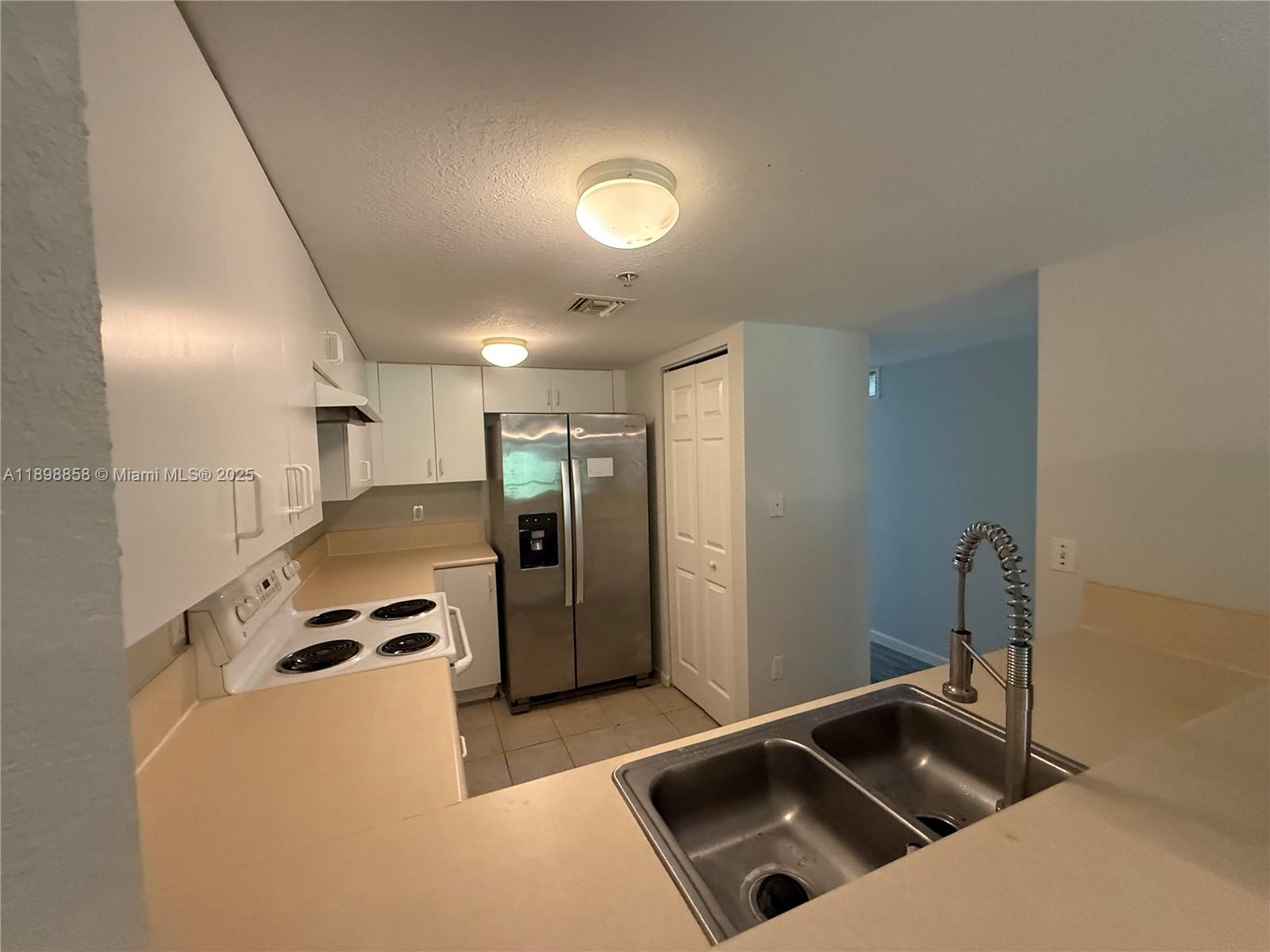 CYPRESS TRAIL CONDO - Residential Lease