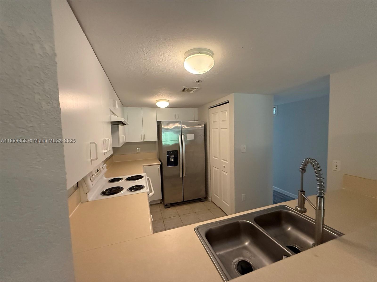 CYPRESS TRAIL CONDO - Residential Lease
