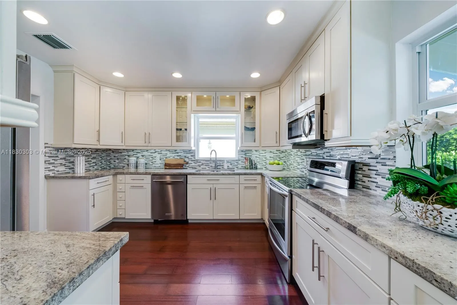 Coral Gables, Florida 33146, United States, 3 Bedrooms Bedrooms, ,2 BathroomsBathrooms,Residential,Active,160510