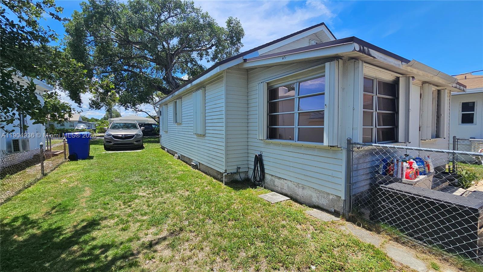 ST JAMES COURT WEST AMEN - Residential