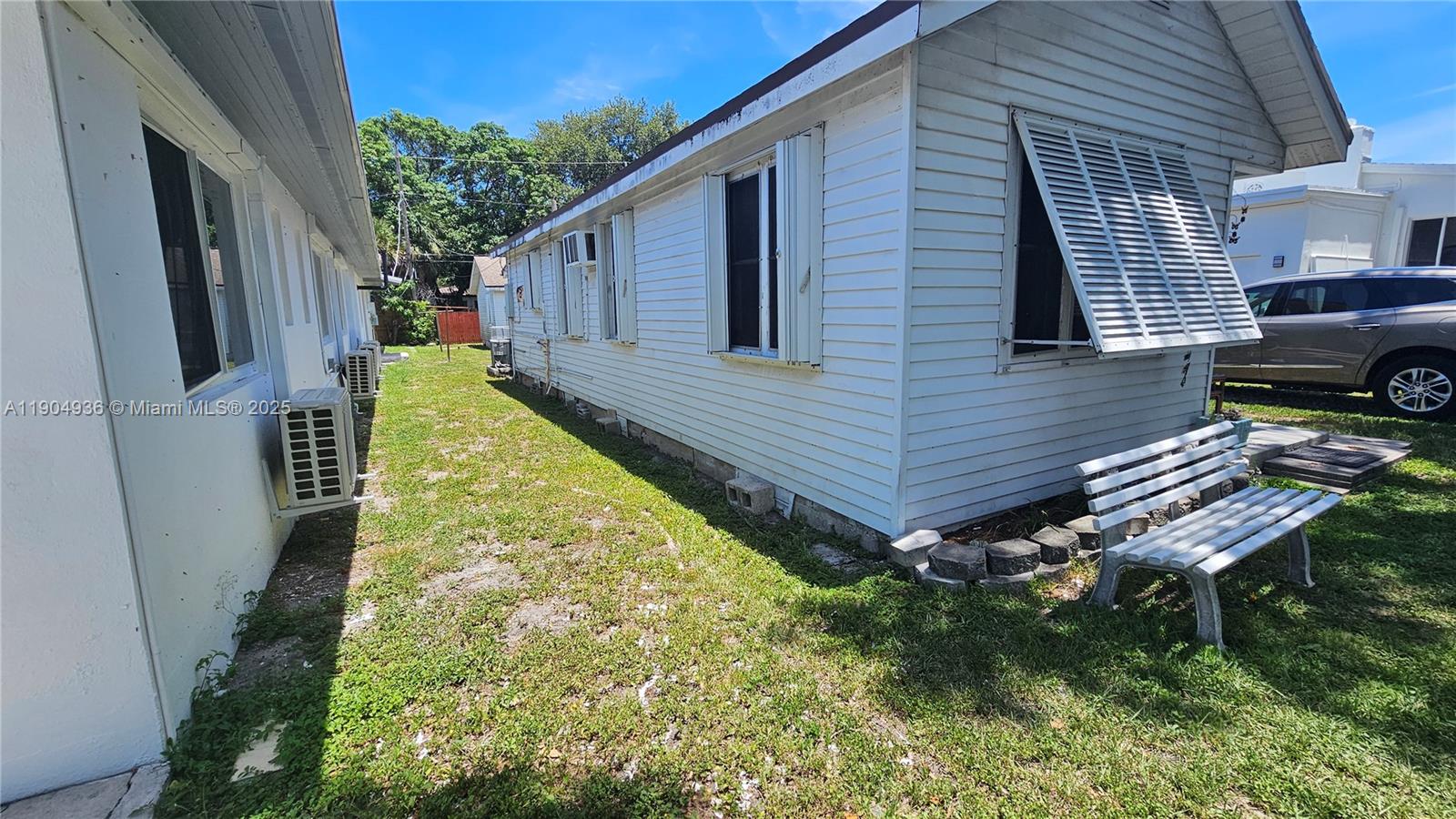 ST JAMES COURT WEST AMEN - Residential