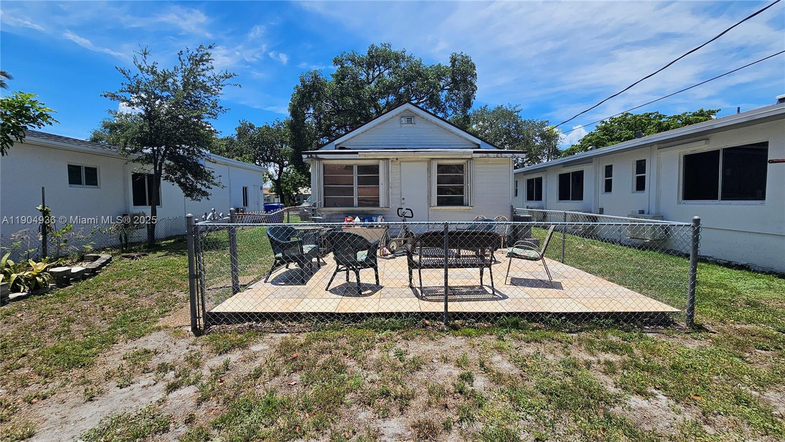 ST JAMES COURT WEST AMEN - Residential