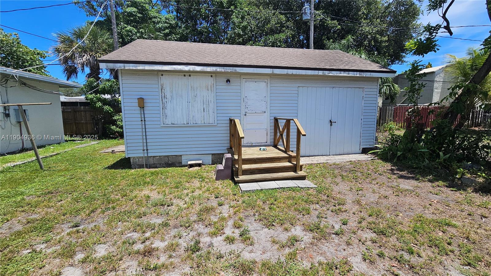 ST JAMES COURT WEST AMEN - Residential