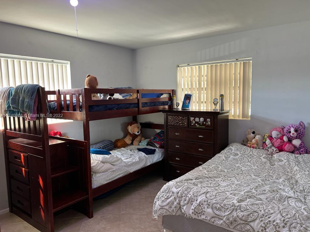 CRESTHAVEN 11 - Residential