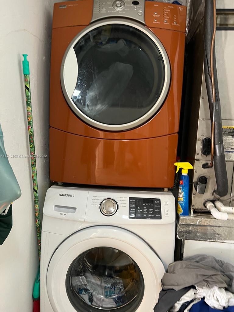 CRESTHAVEN 11 - Residential