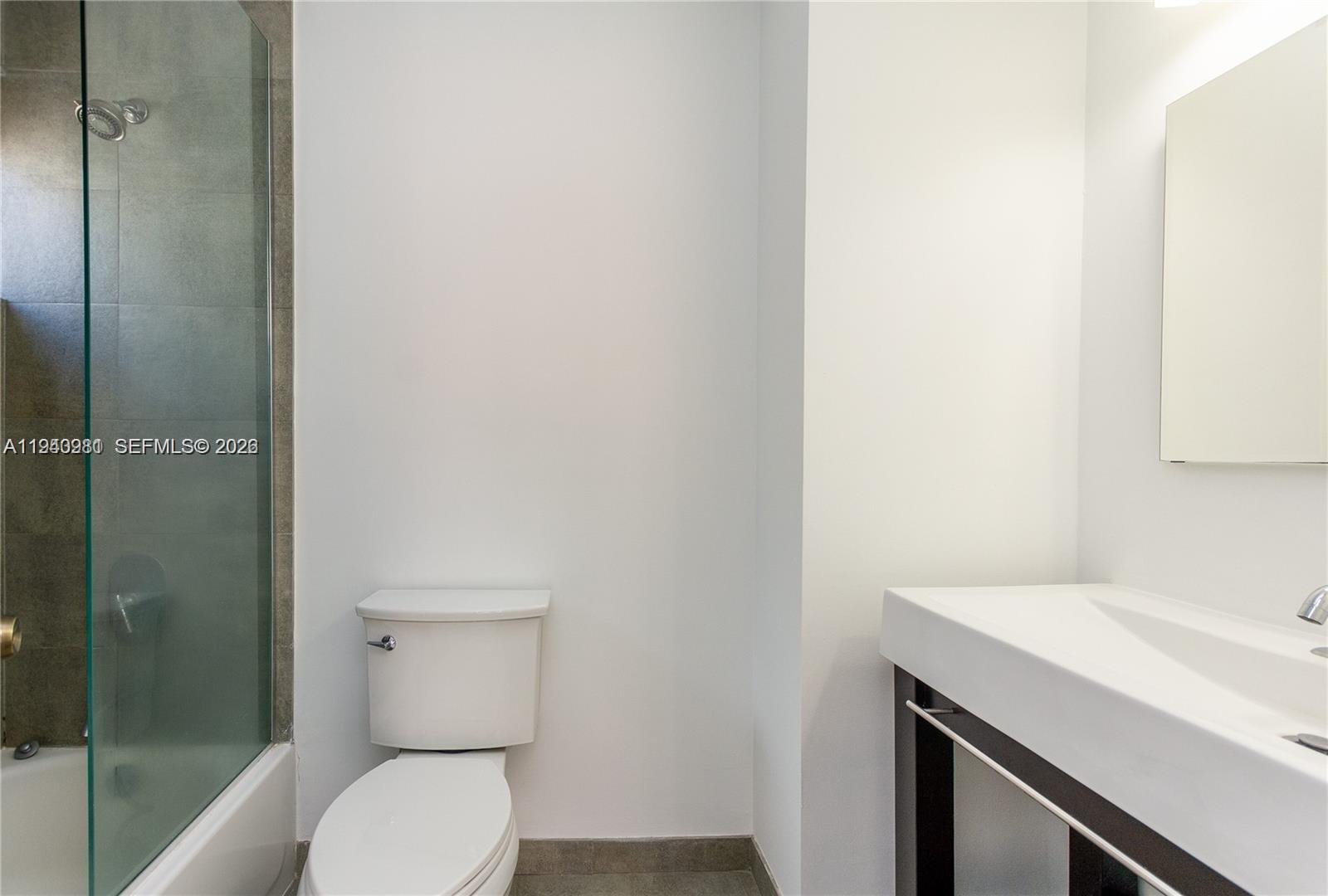 JACKSON PEACOCKS SUB - Residential Lease