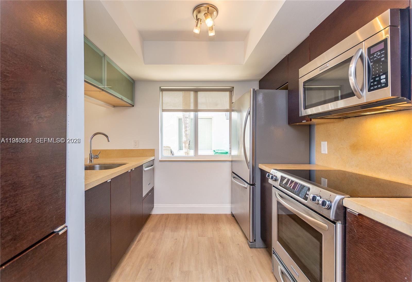 JACKSON PEACOCKS SUB - Residential Lease