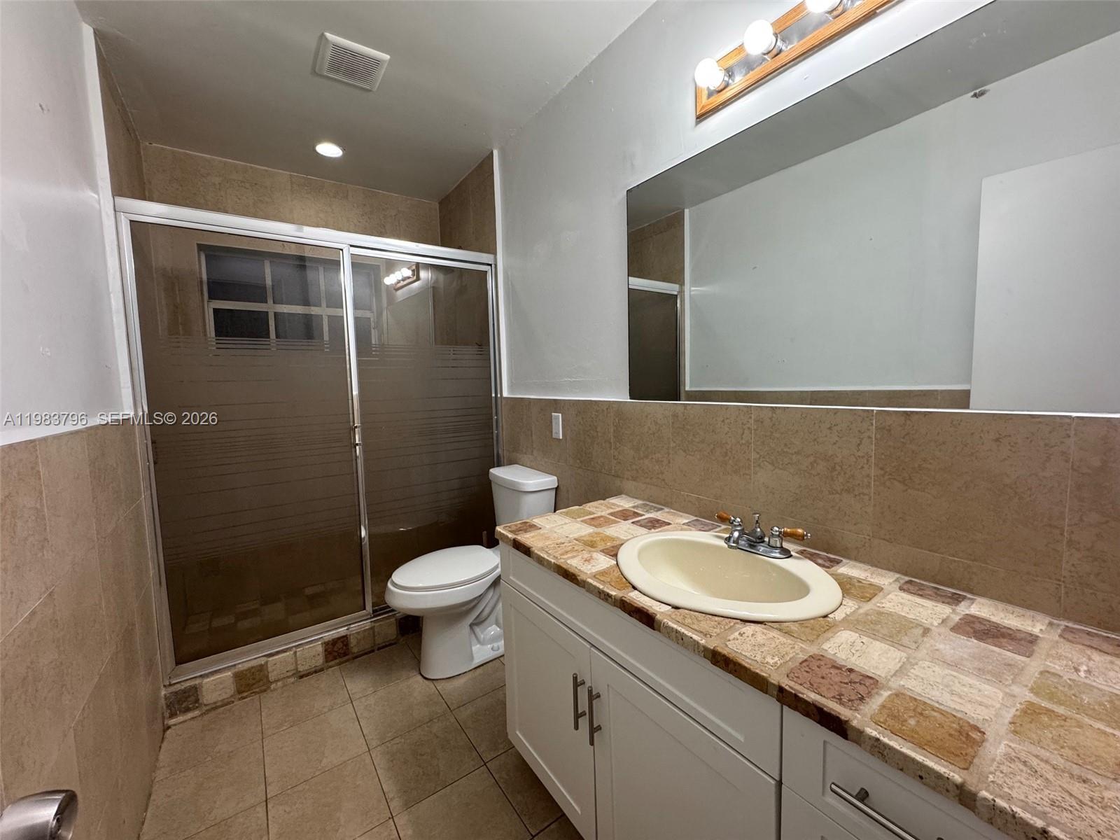 REV OF REV FEC ADDN HIALE - Residential Lease