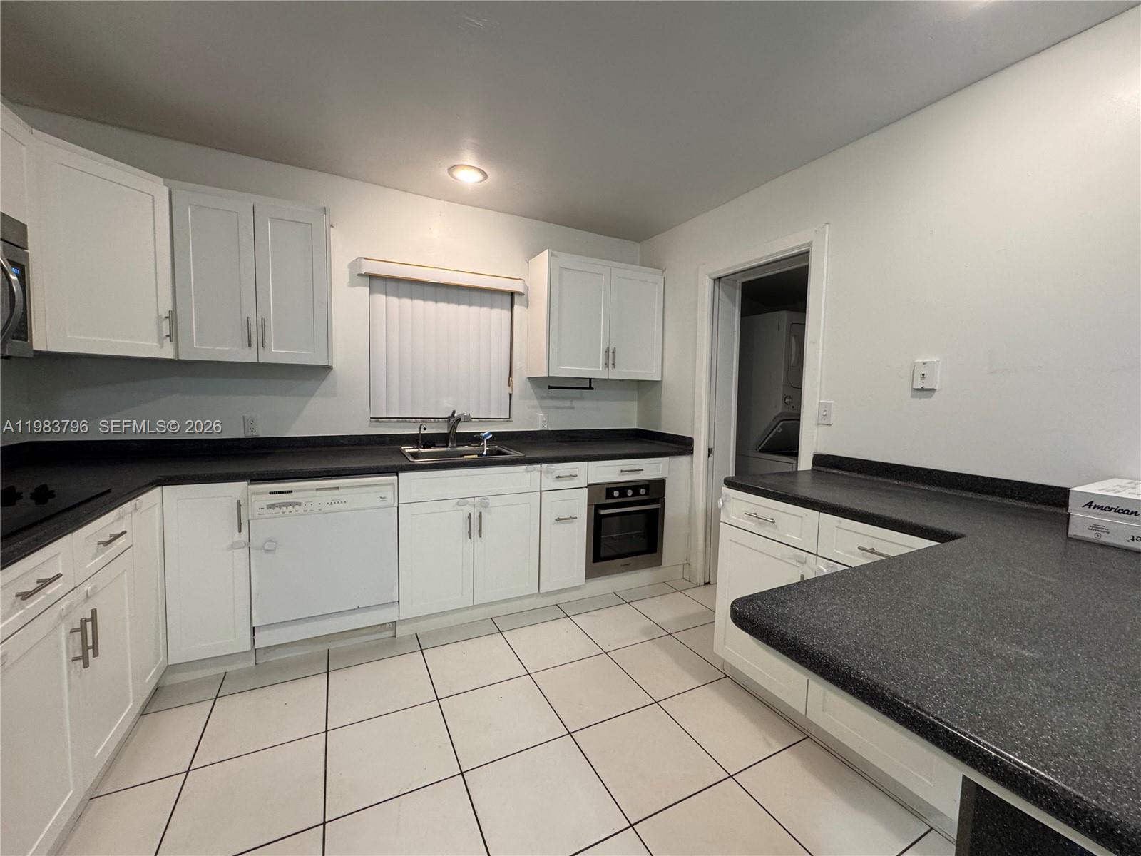 REV OF REV FEC ADDN HIALE - Residential Lease