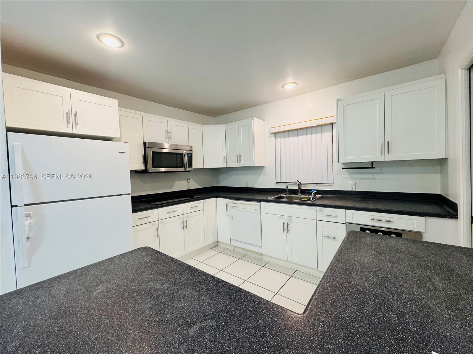 REV OF REV FEC ADDN HIALE - Residential Lease