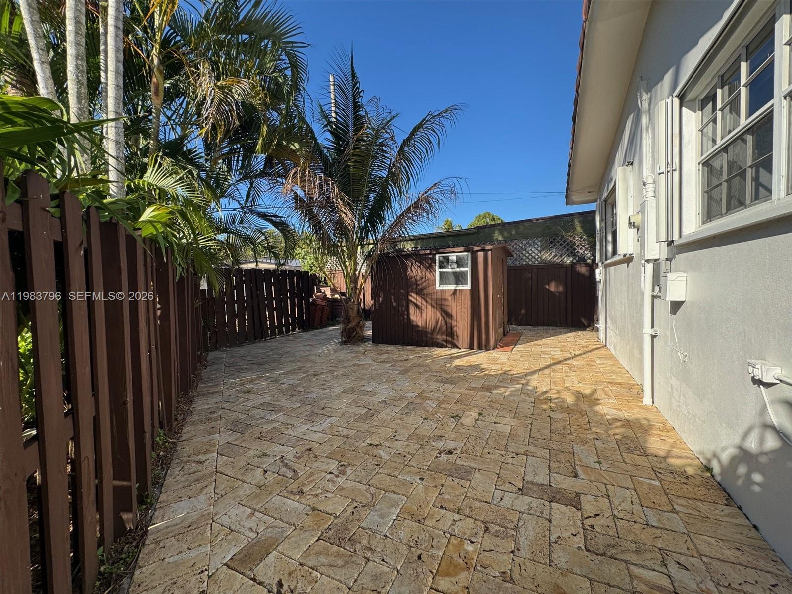 REV OF REV FEC ADDN HIALE - Residential Lease