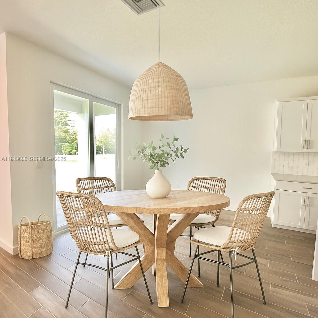 SABAL POINTE - Residential