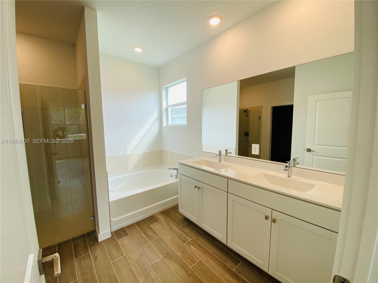 SABAL POINTE - Residential