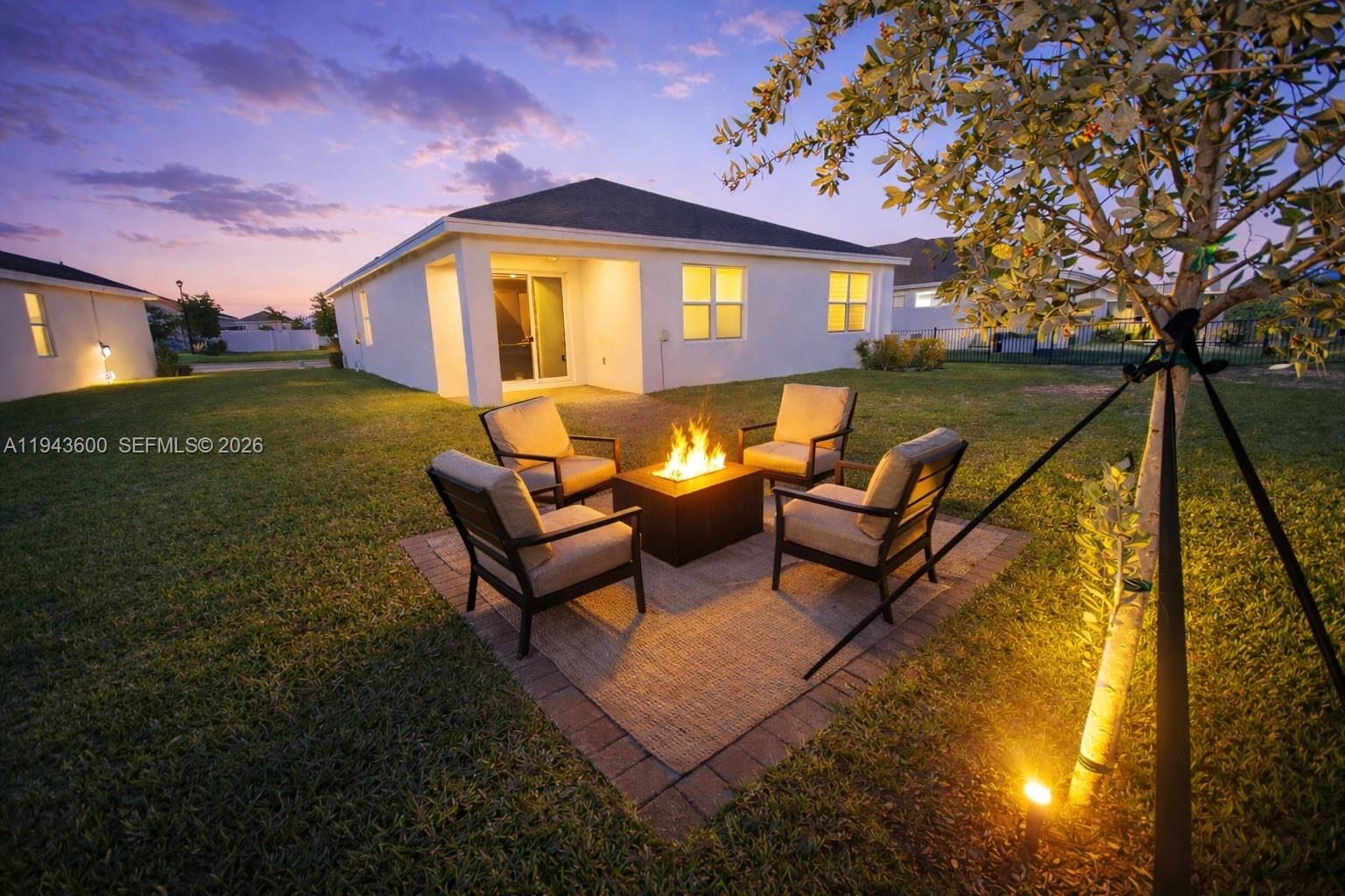 SABAL POINTE - Residential