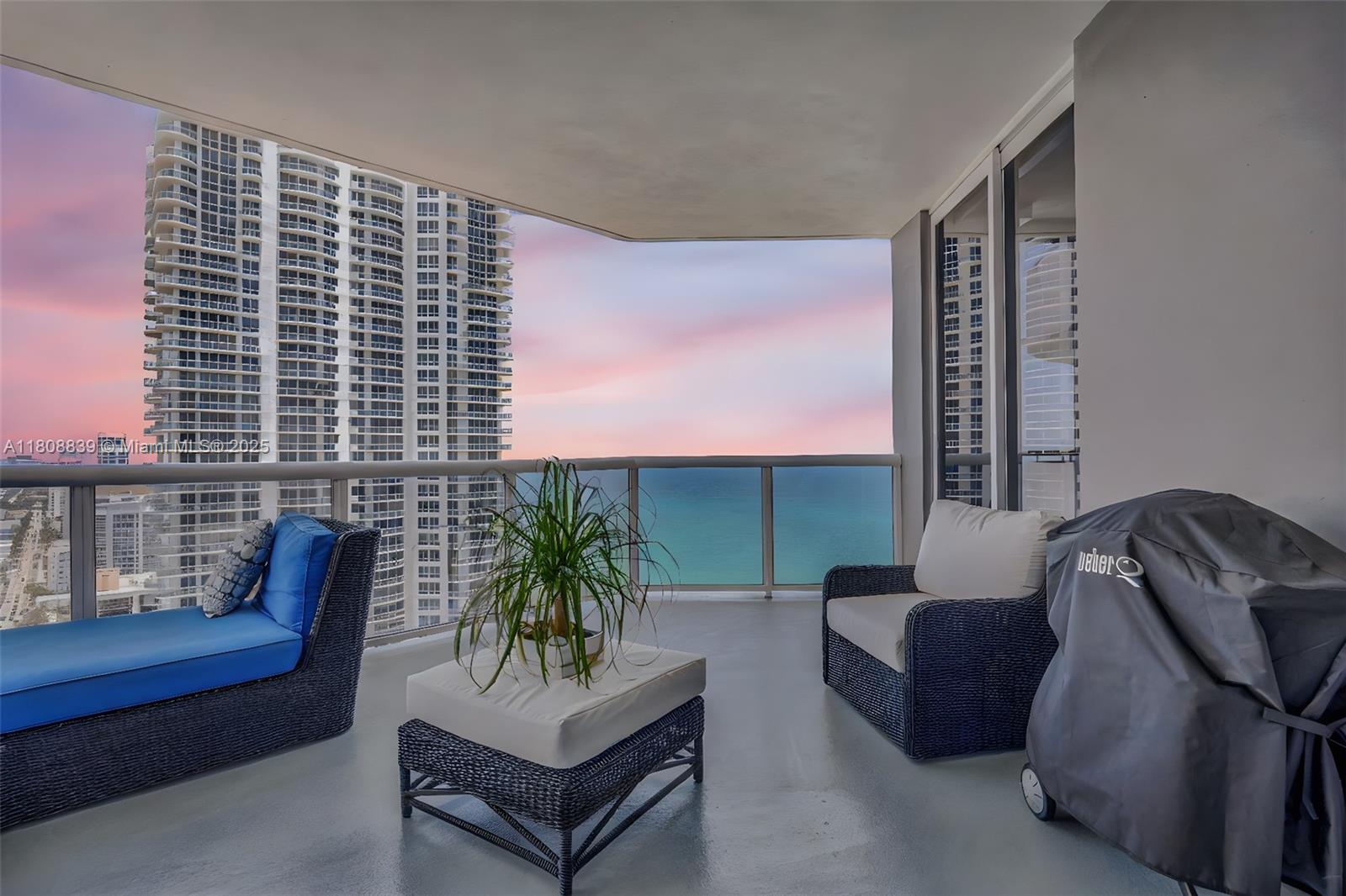 6301 Collins Ave TS8