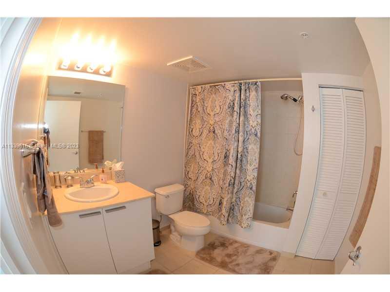 LA PERLA CONDO - Residential Lease