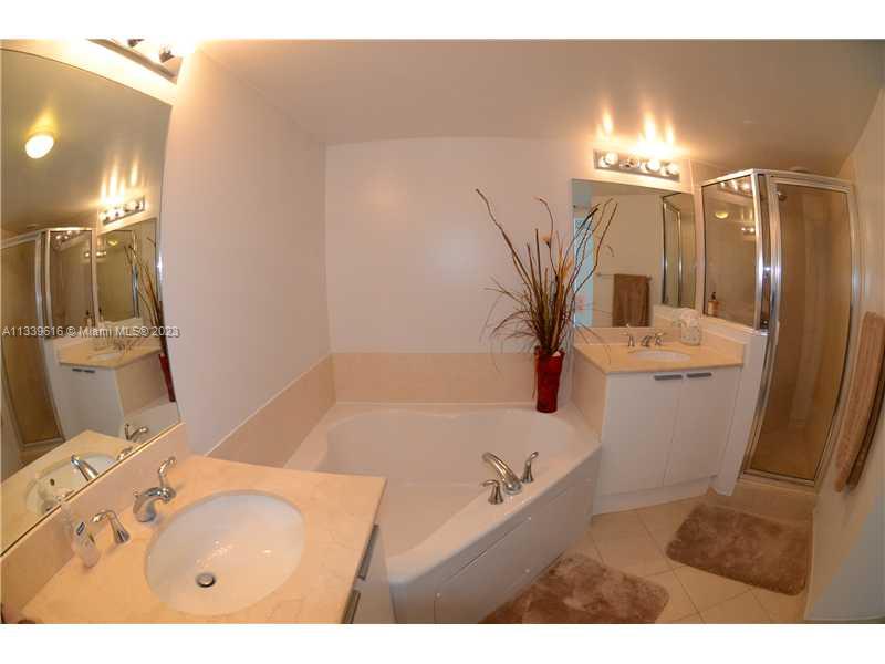 LA PERLA CONDO - Residential Lease