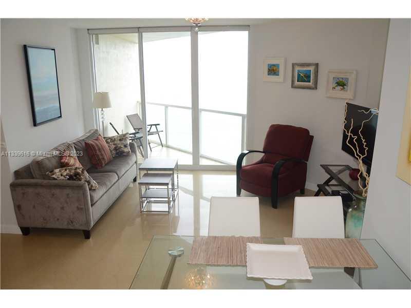 LA PERLA CONDO - Residential Lease