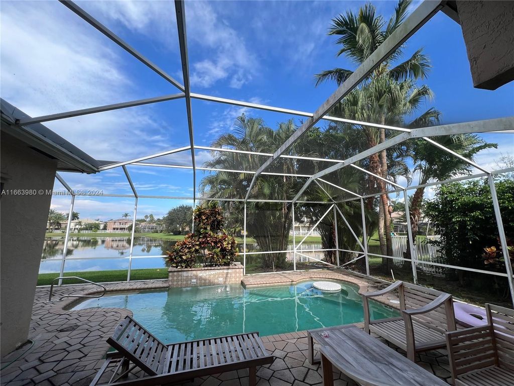 Photo of 6539 Stonehurst Cir, Lake Worth, FL 33467 (MLS # A11663980)