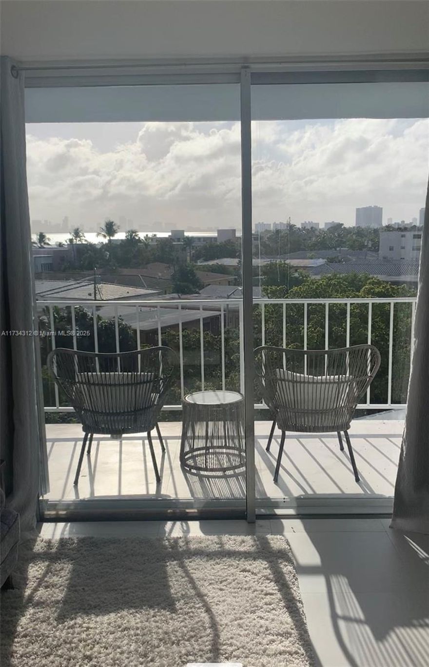Emjoy stunning views over Biscayne Bay and the Miami Skyline.
This spacious and bright 1 Bedroom apartment has modern tile throughout, an updated kitchen and bathrooms and private balcony. The unit comes with one assigned parking spot.
The building has a secure lobby, a pool and a gym. 
50 year certification assessments have been paid in FULL.