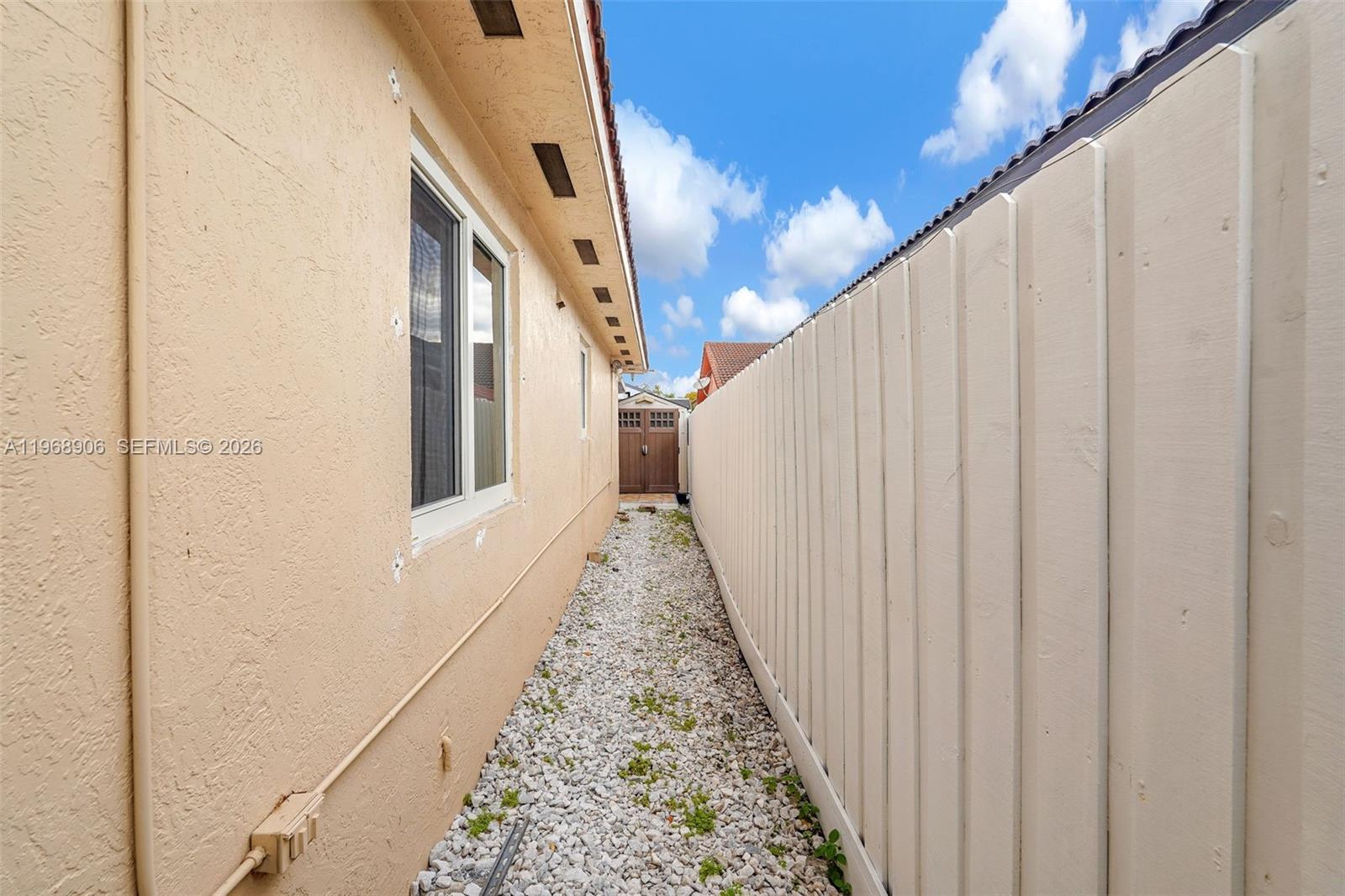 MELENA SUB - Residential