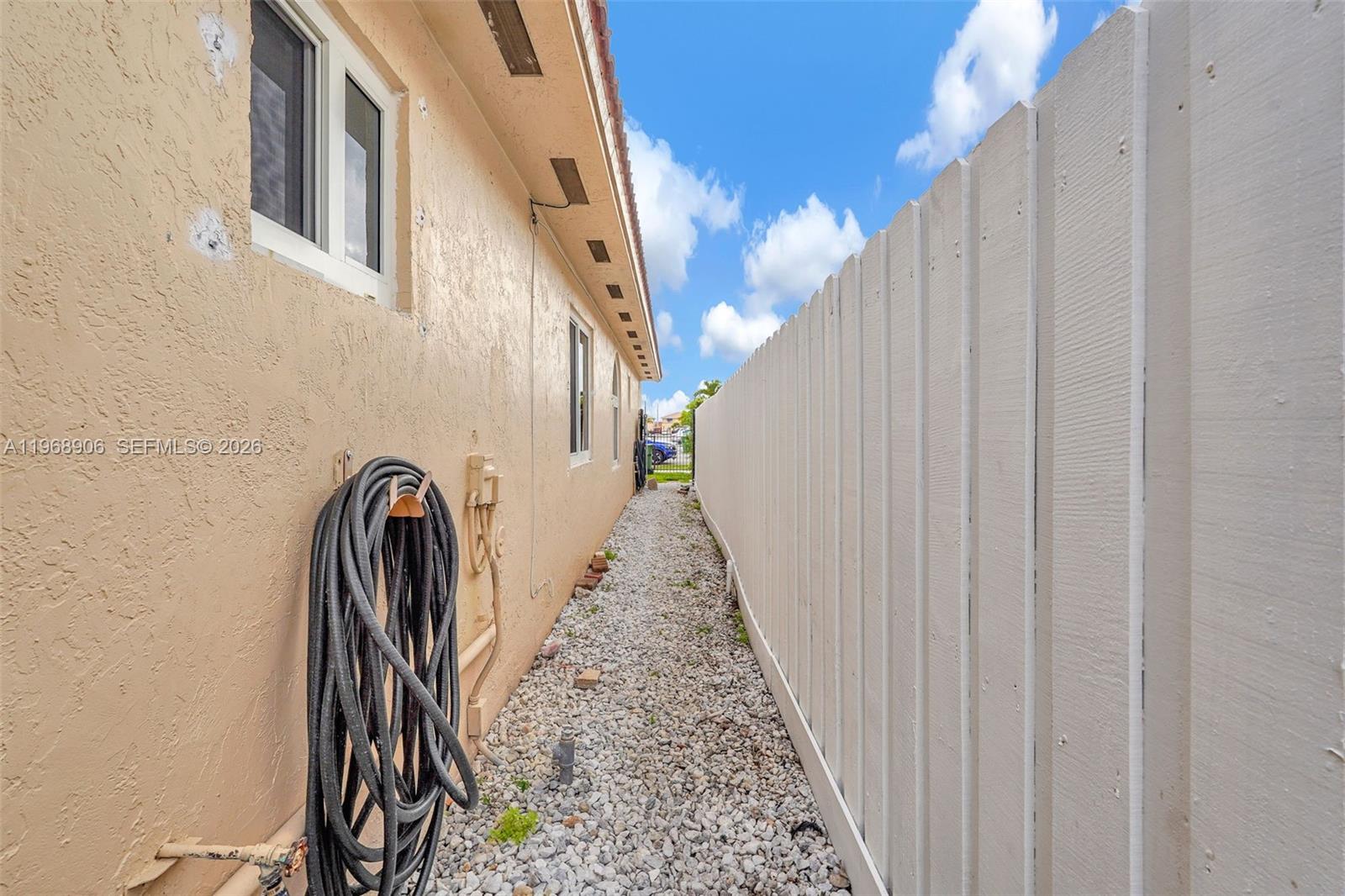 MELENA SUB - Residential