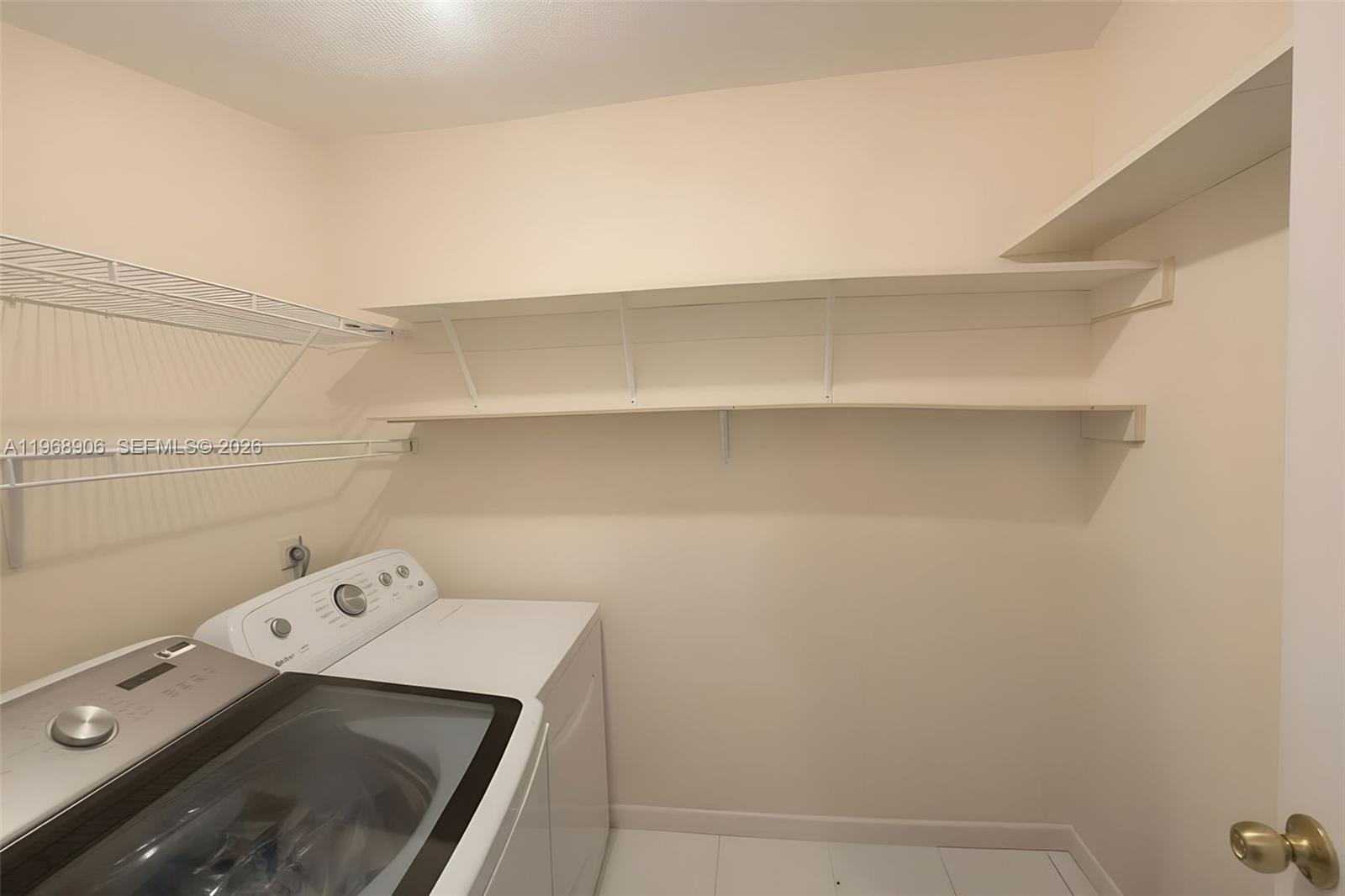 MELENA SUB - Residential