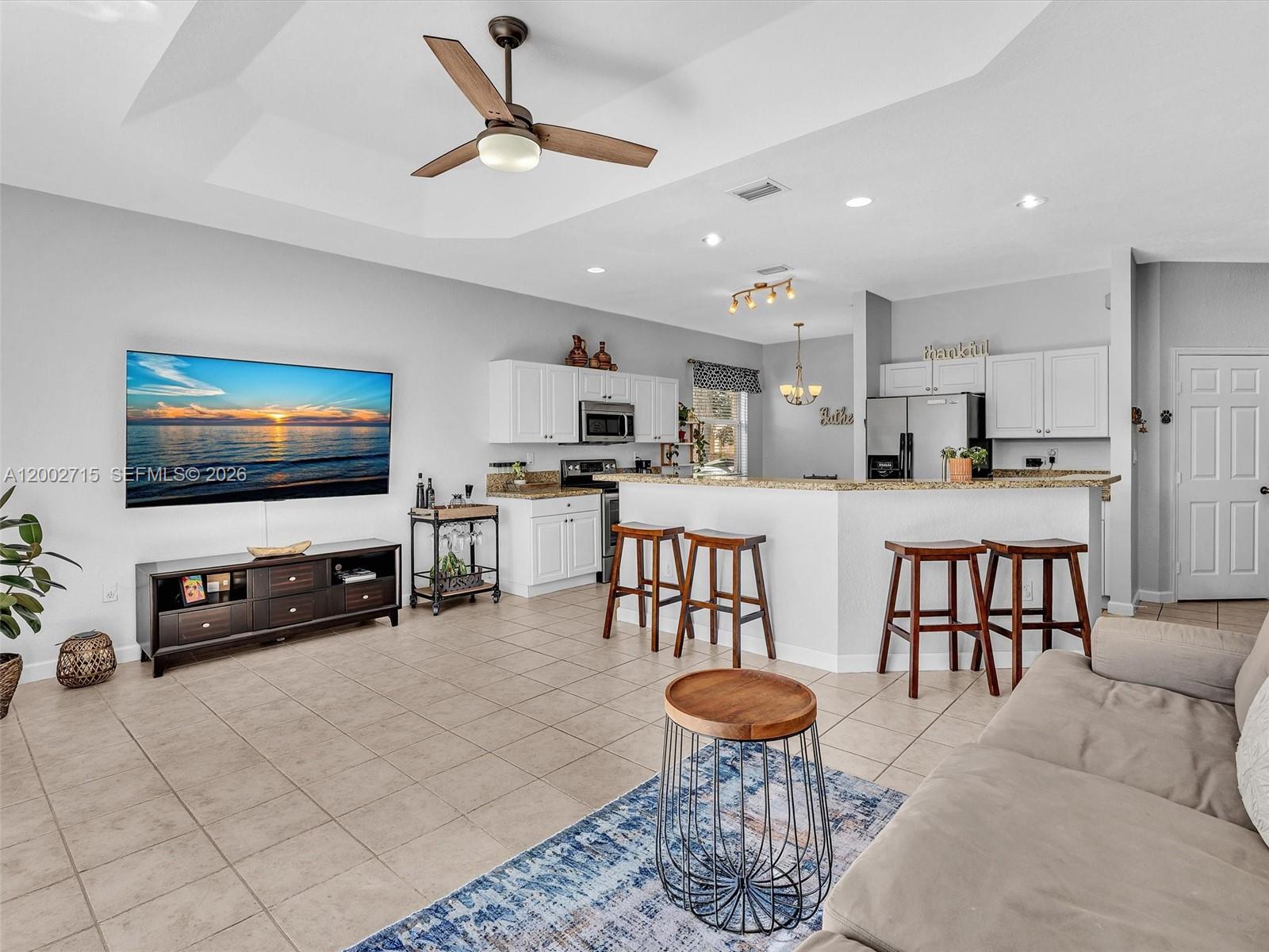 FLORIDIAN BAY ESTATES - Residential