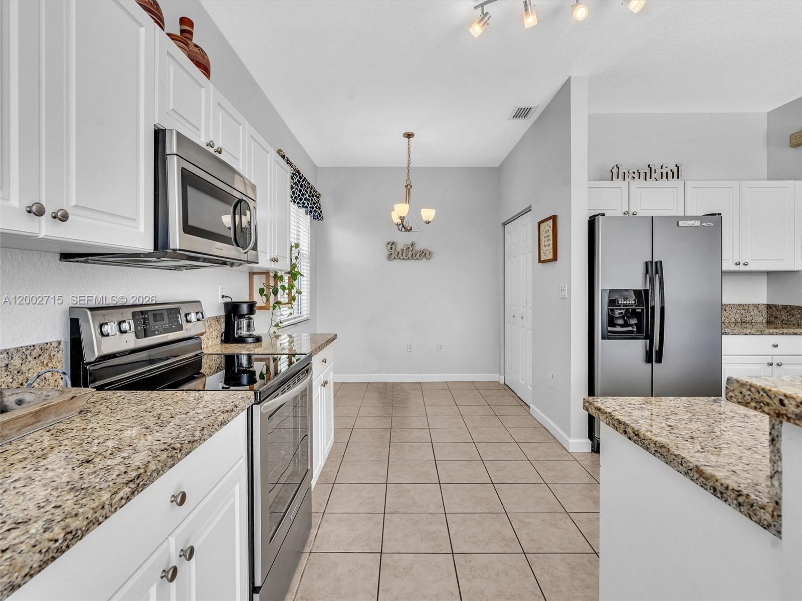FLORIDIAN BAY ESTATES - Residential