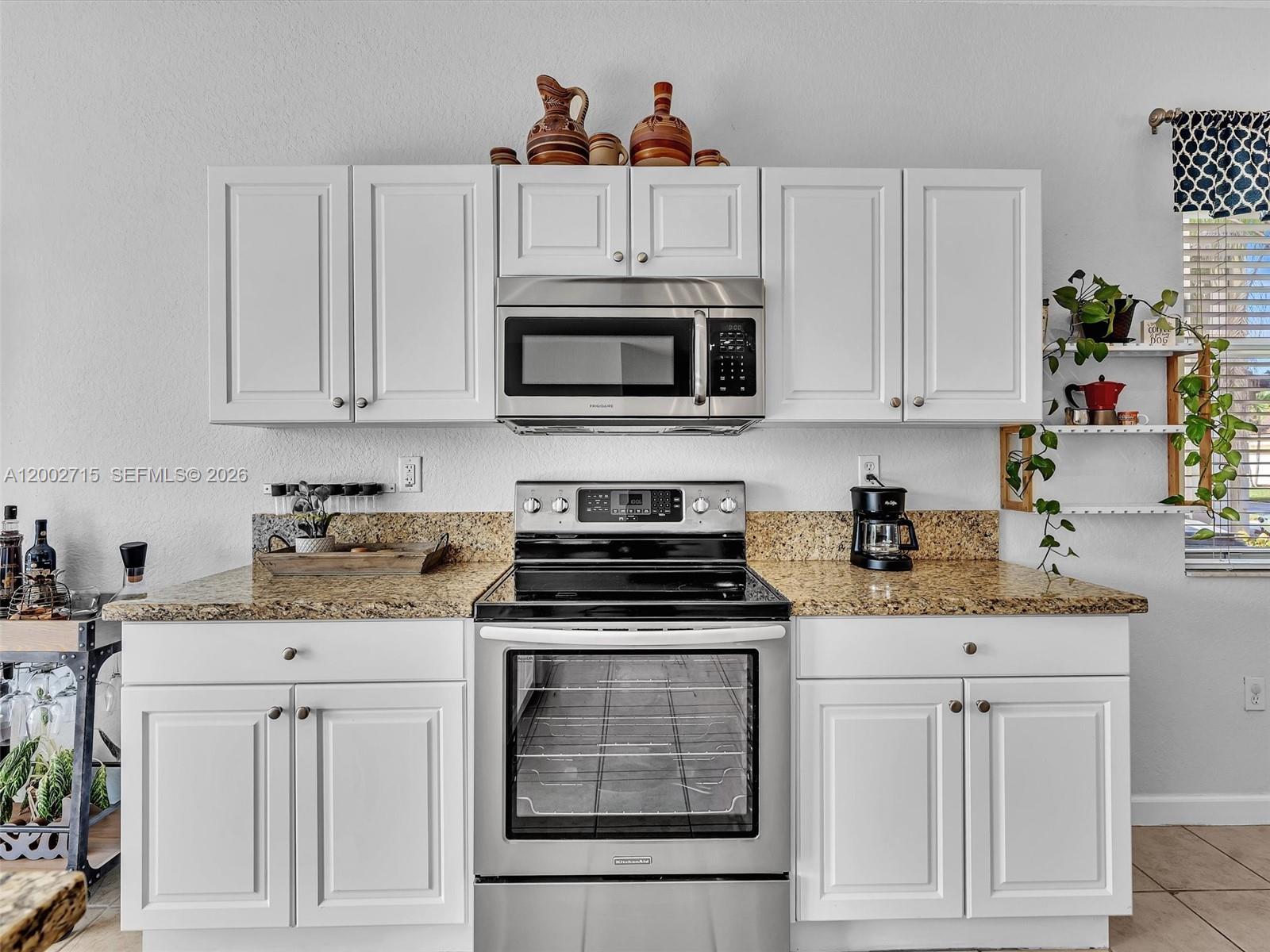 FLORIDIAN BAY ESTATES - Residential