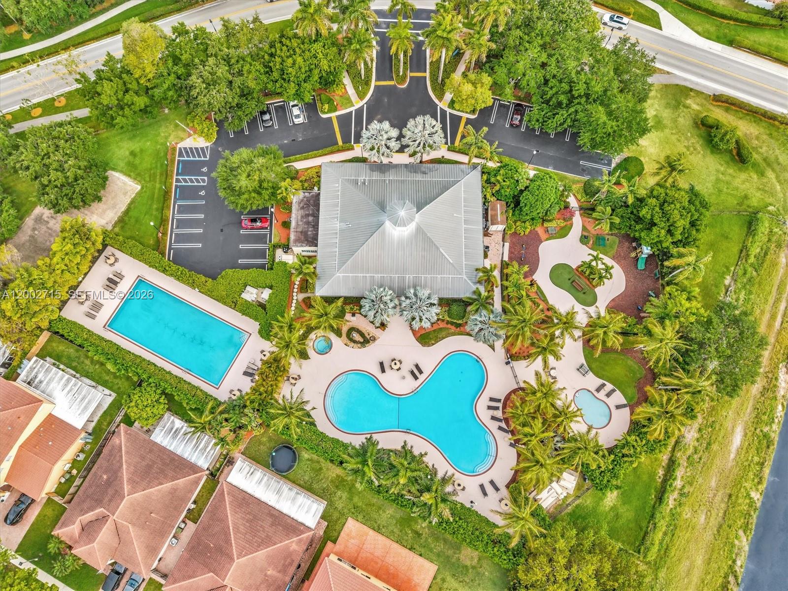 FLORIDIAN BAY ESTATES - Residential