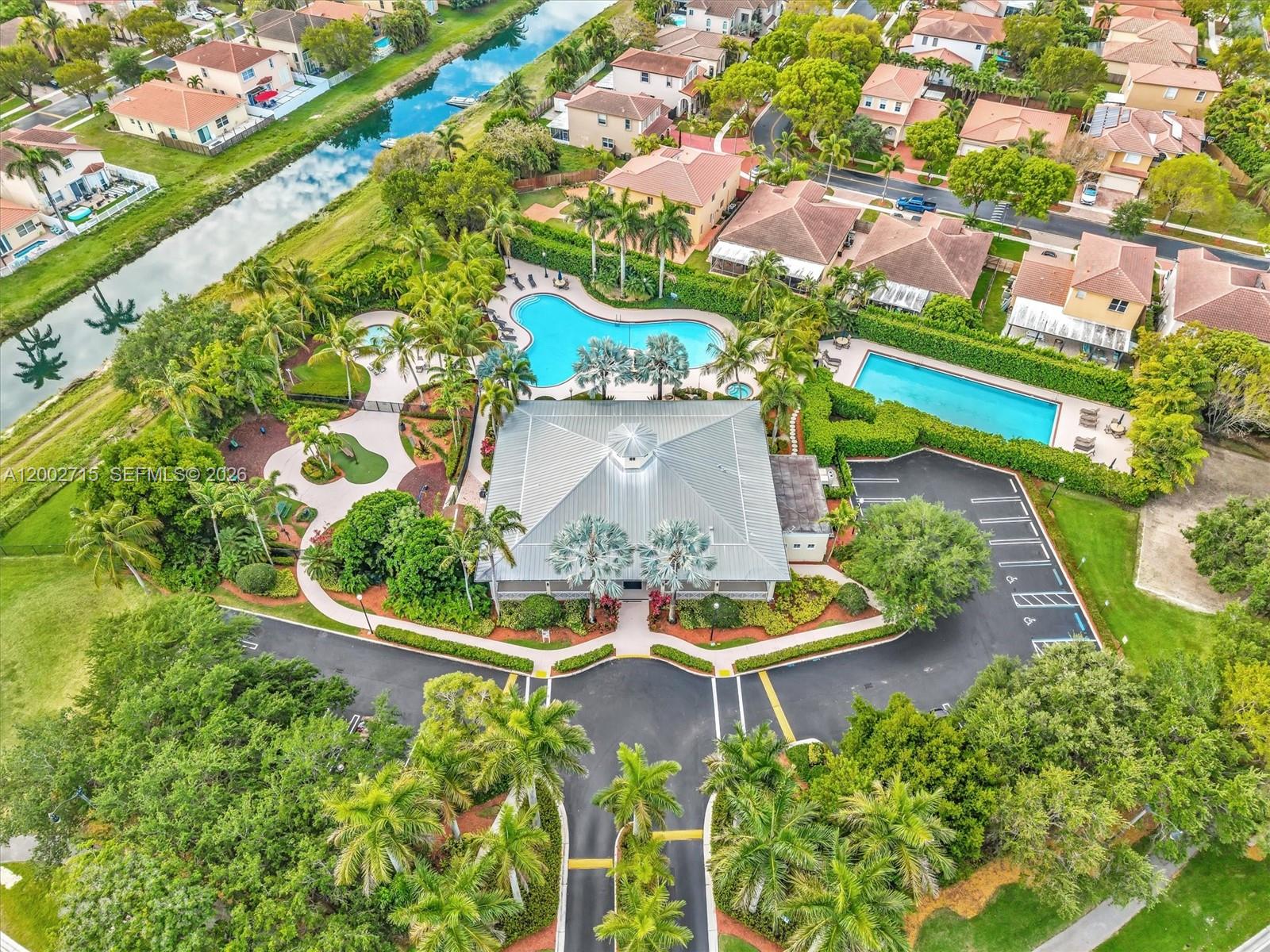 FLORIDIAN BAY ESTATES - Residential