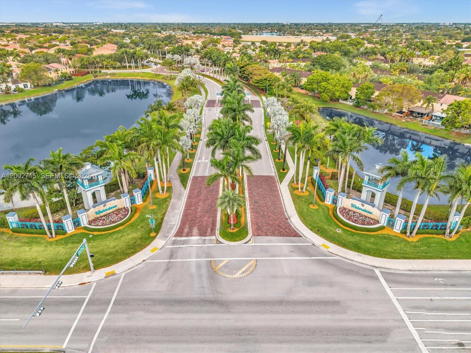 FLORIDIAN BAY ESTATES - Residential