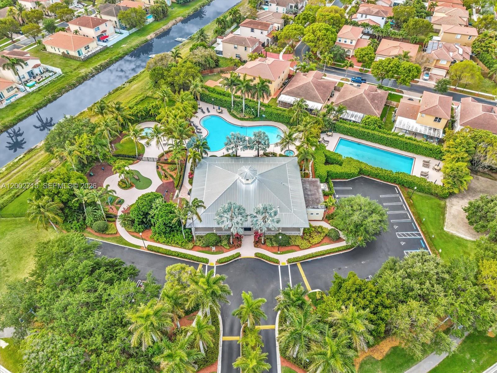 FLORIDIAN BAY ESTATES - Residential