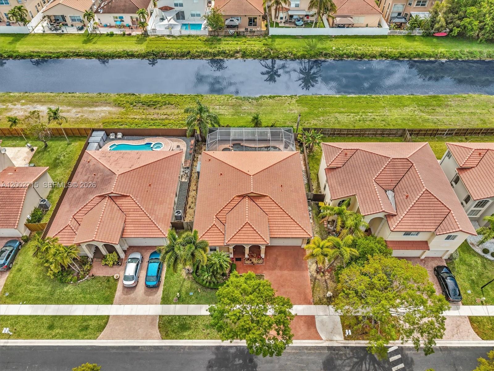 FLORIDIAN BAY ESTATES - Residential