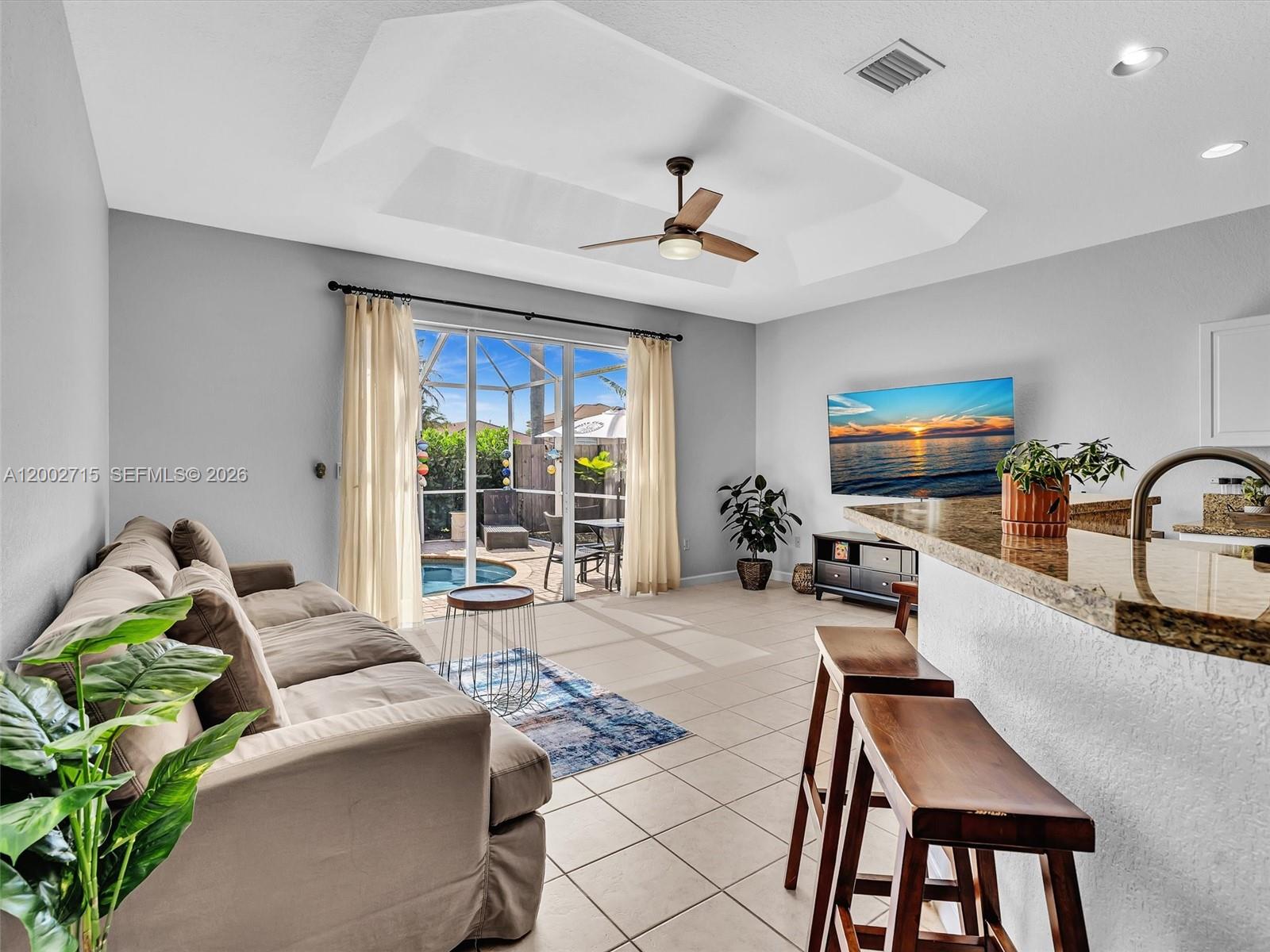 FLORIDIAN BAY ESTATES - Residential