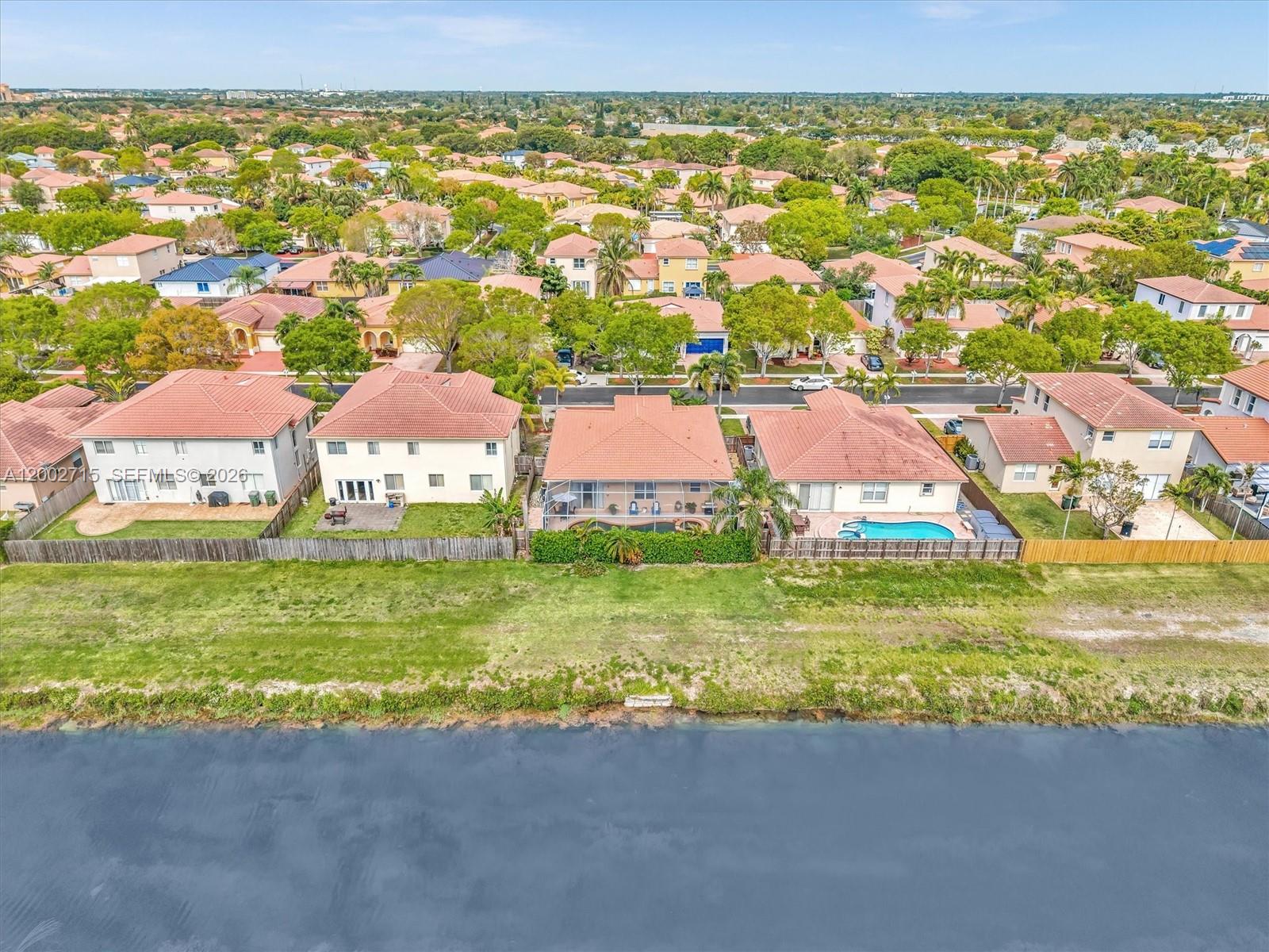 FLORIDIAN BAY ESTATES - Residential