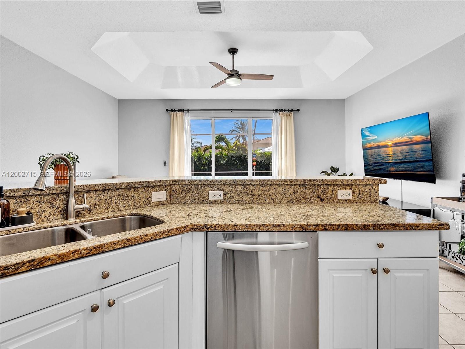 FLORIDIAN BAY ESTATES - Residential