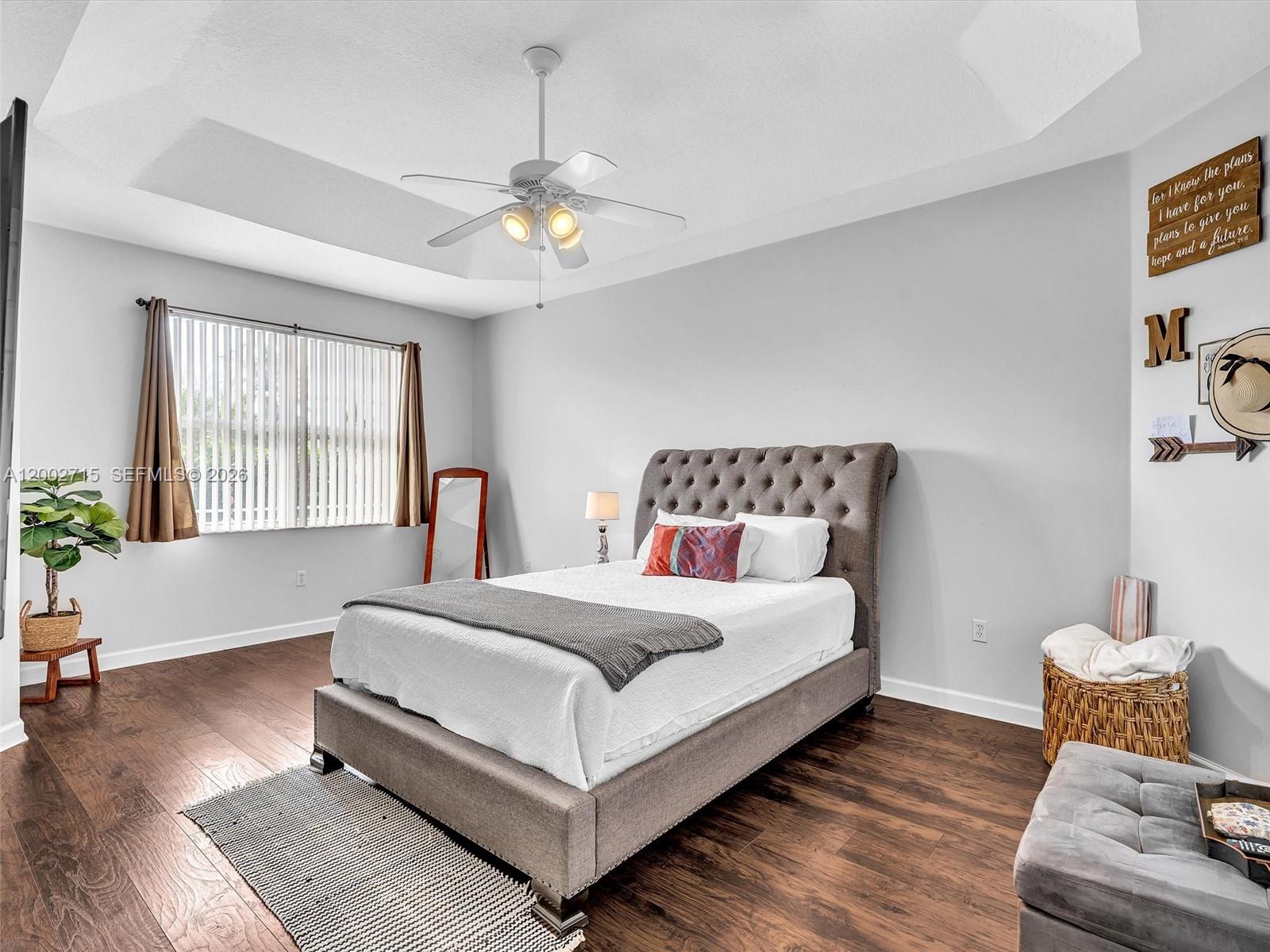 FLORIDIAN BAY ESTATES - Residential