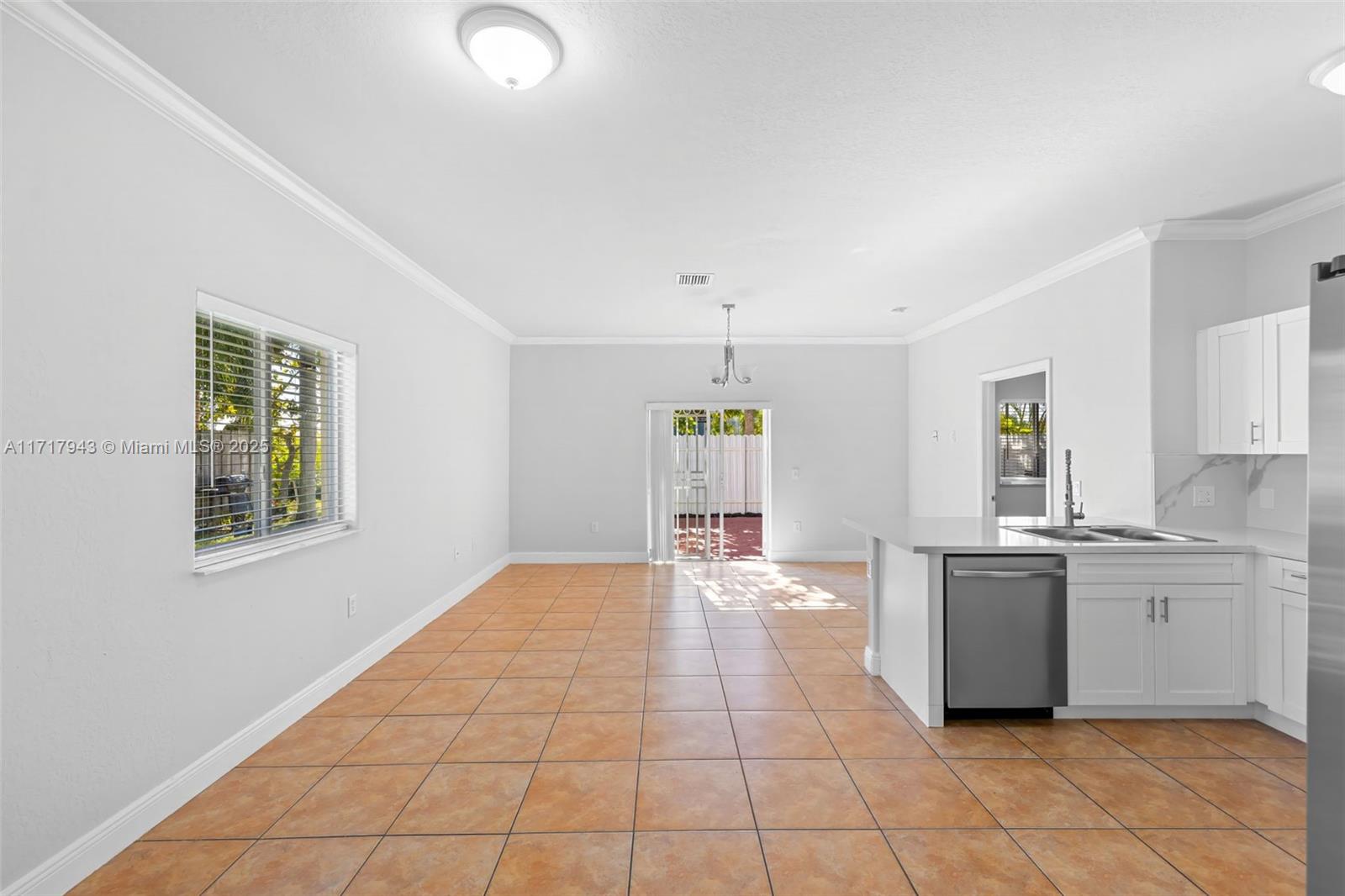 OLD BISCAYNE VILLAS CONDO - Residential