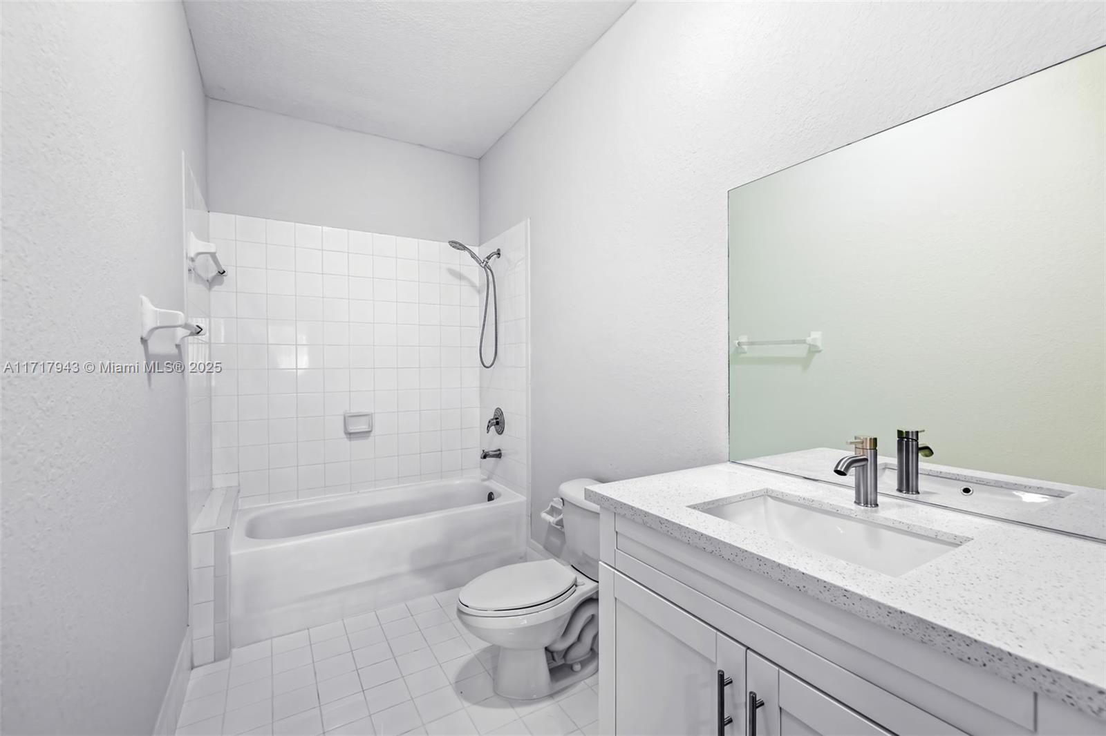 OLD BISCAYNE VILLAS CONDO - Residential