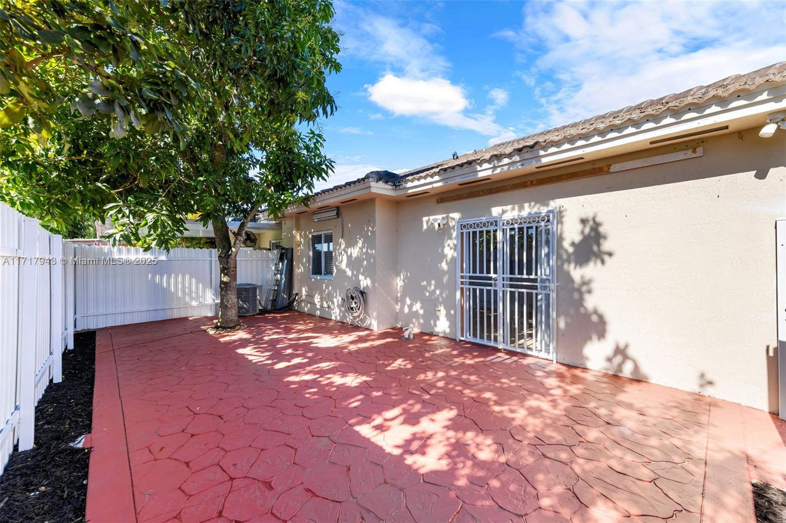 OLD BISCAYNE VILLAS CONDO - Residential