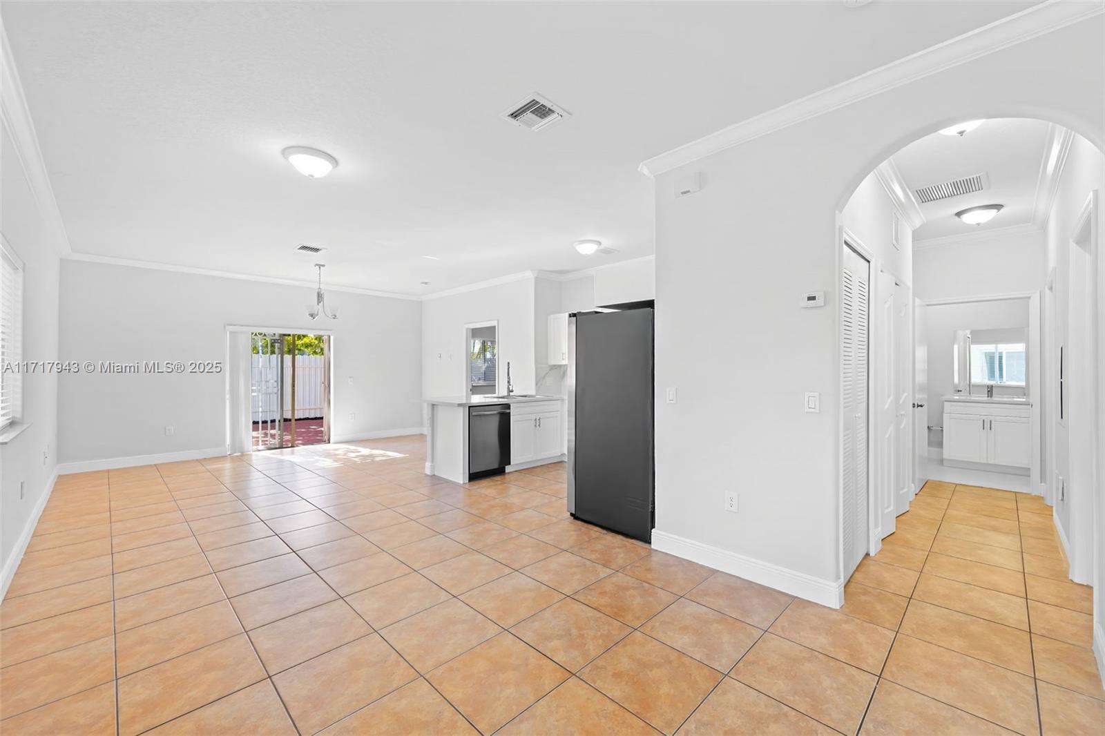 OLD BISCAYNE VILLAS CONDO - Residential